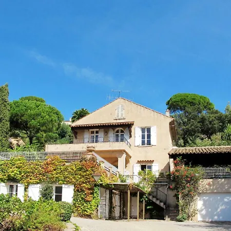 Holiday Gustal La Nartelle